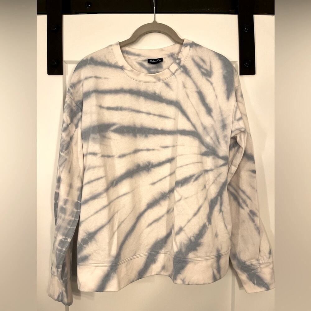 Splendid White and Blue Tie-Dyed sweatshirt. Size sm